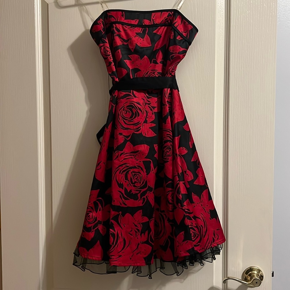 Red rose dress with black tie size L